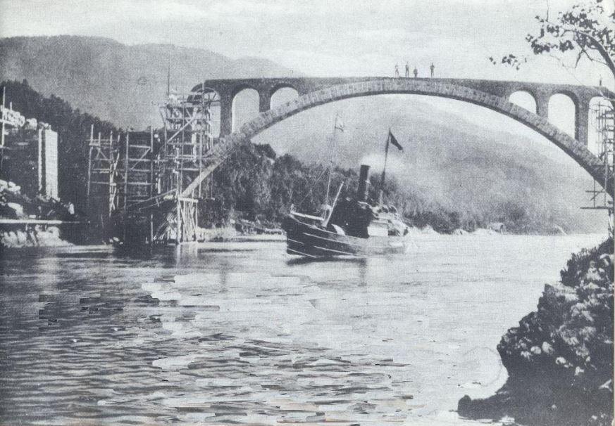 Historisk bilete av Skodjebrua